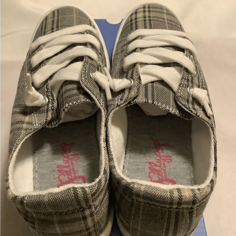 Dallas light grey multiplaid Jellypop new 6.5